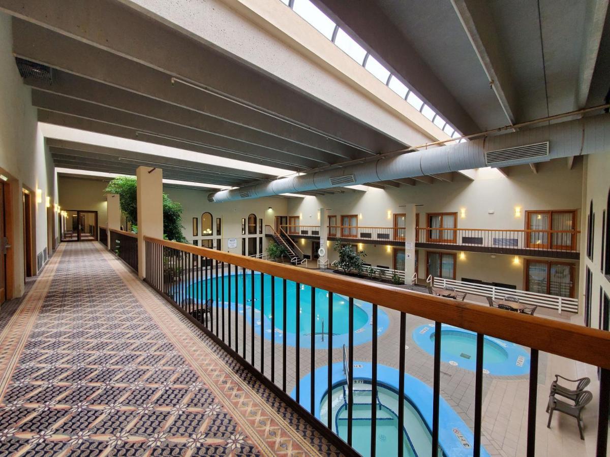 Ramkota Hotel Pierre Luaran gambar